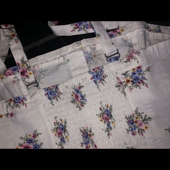 Floral Lace Body Con Dress - Picture 4 of 4